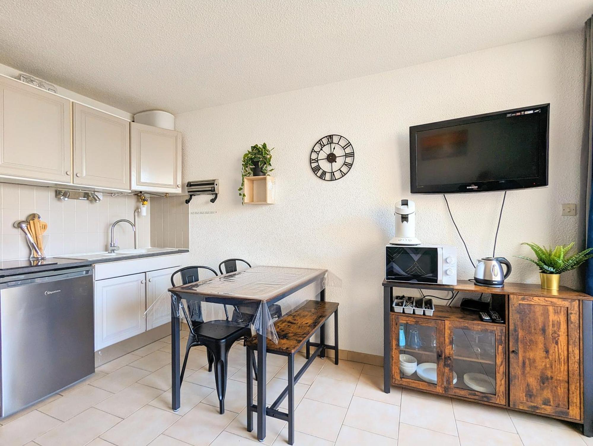 Appartement Au Calme + Parking แอกด์ ภายนอก รูปภาพ