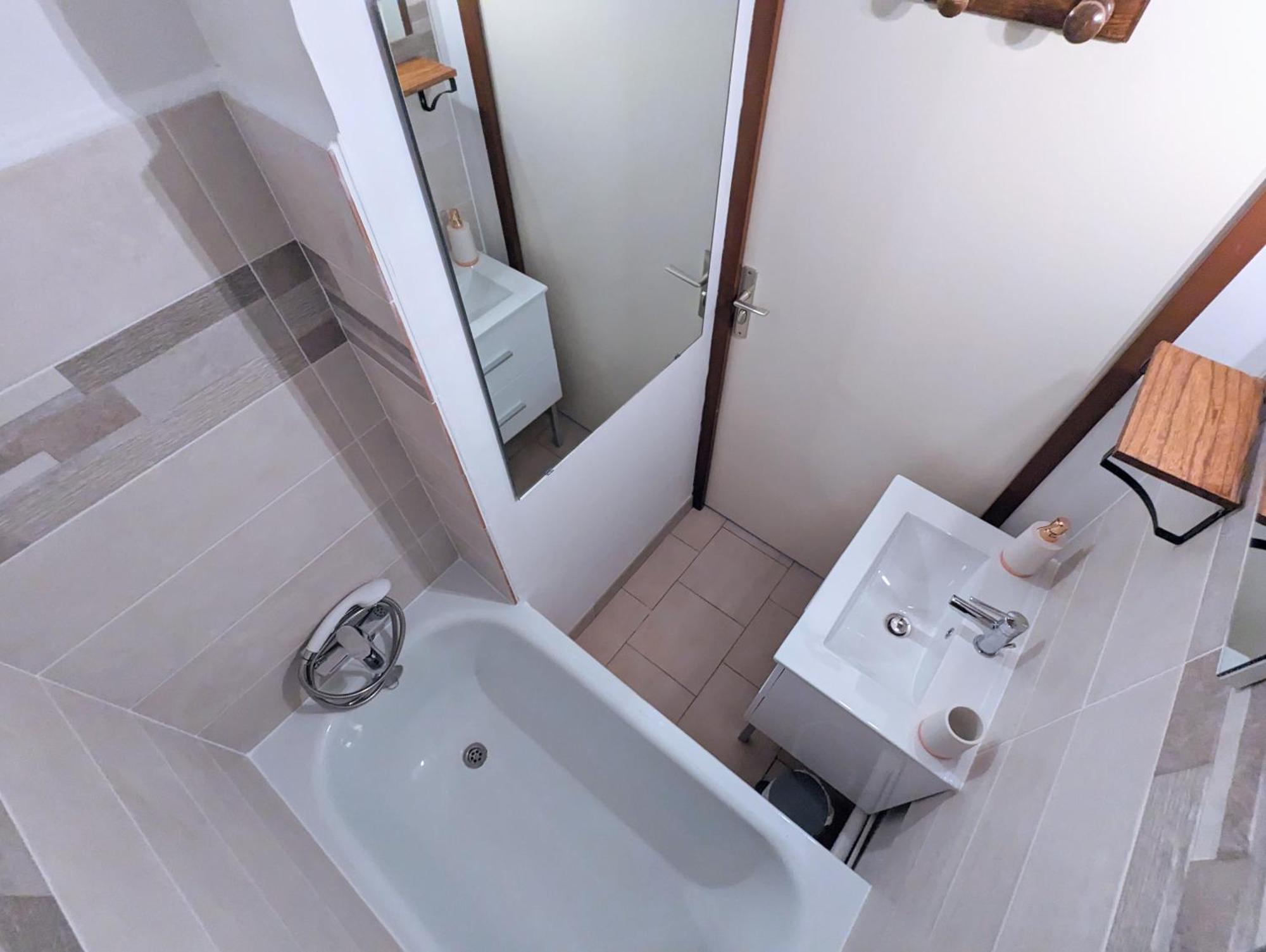 Appartement Au Calme + Parking แอกด์ ภายนอก รูปภาพ