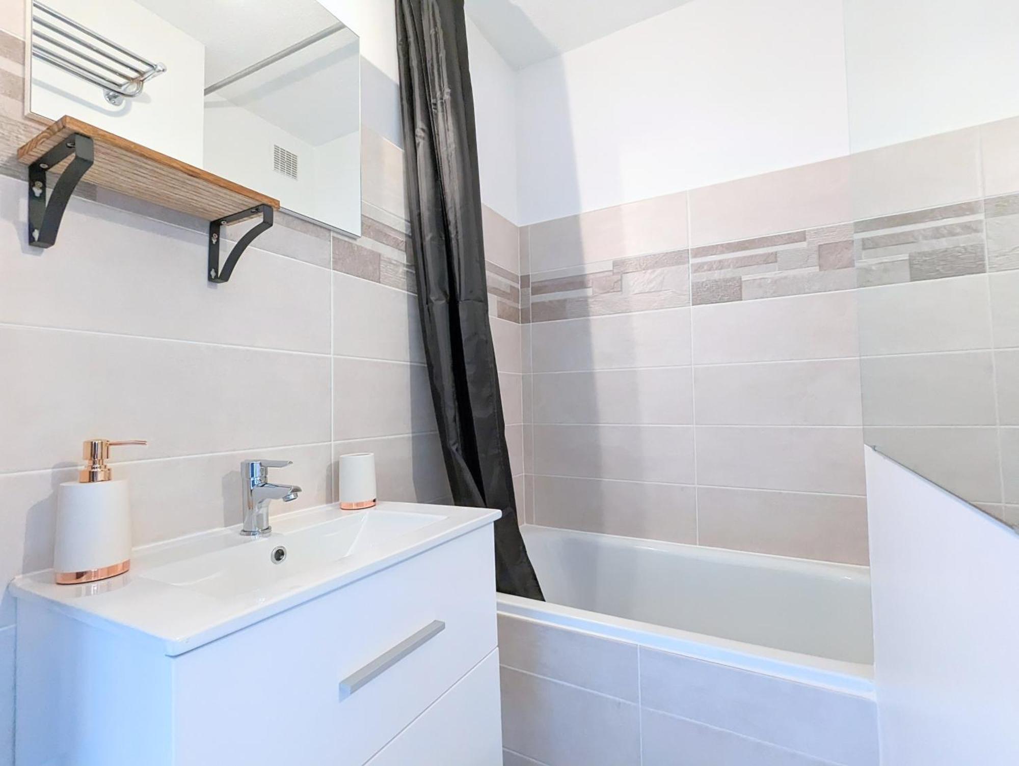 Appartement Au Calme + Parking แอกด์ ภายนอก รูปภาพ